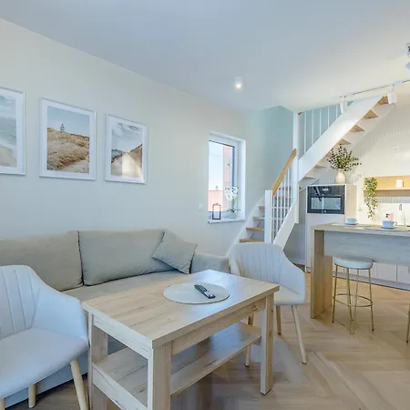 Z Górnej Półki 31a 9 * Ustronie Morskie